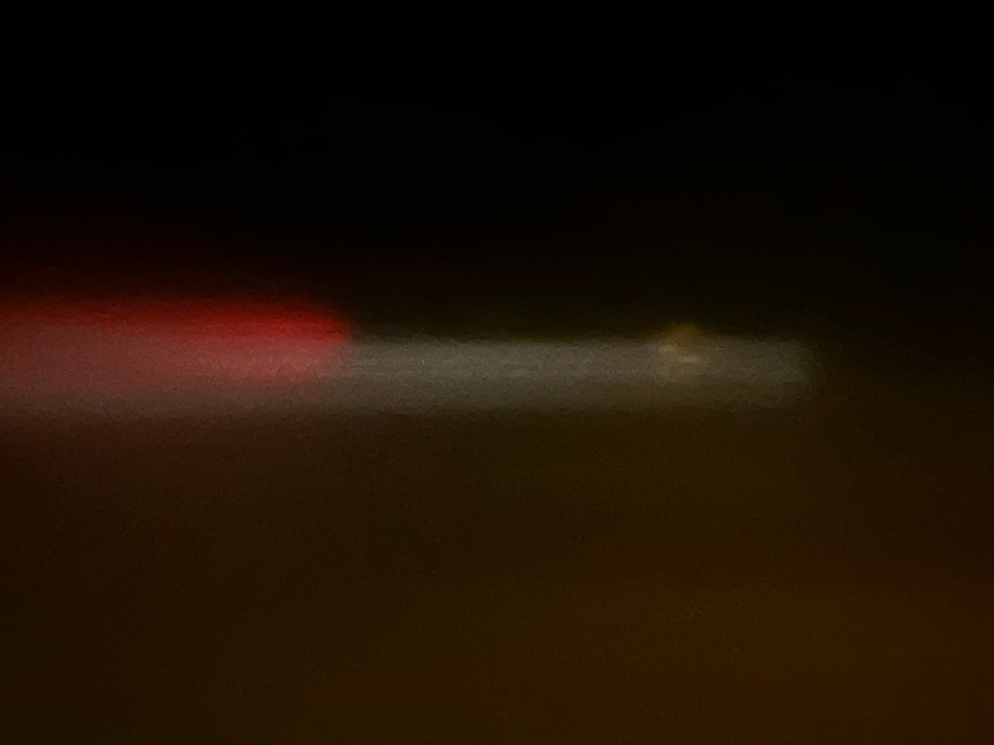 Une trace de lumière dans l’obscurité