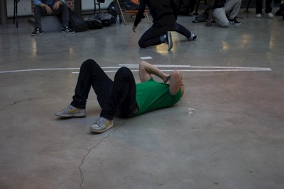 Gestes et rencontres pendant la performance · L’Expérience du silence · Jeune Création · CENTQUATRE · 2012