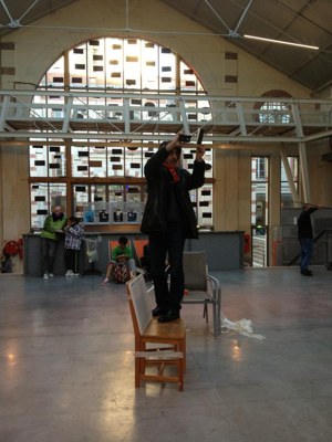 Gestes et rencontres pendant la performance · L’Expérience du silence · Jeune Création · CENTQUATRE · 2012