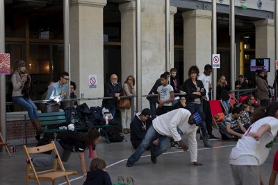 Les participants dans le dispositif · L’Expérience du silence · Jeune Création · CENTQUATRE · 2012