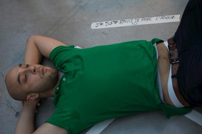 Gestes et rencontres pendant la performance · L’Expérience du silence · Jeune Création · CENTQUATRE · 2012